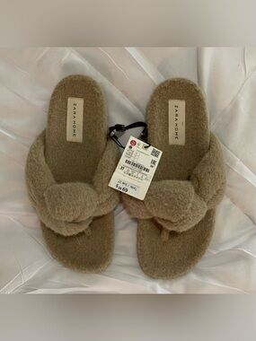 New Zara sandal Size 6 1/2
